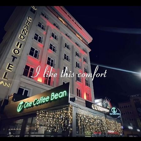 Grand Hotel Van Luaran gambar
