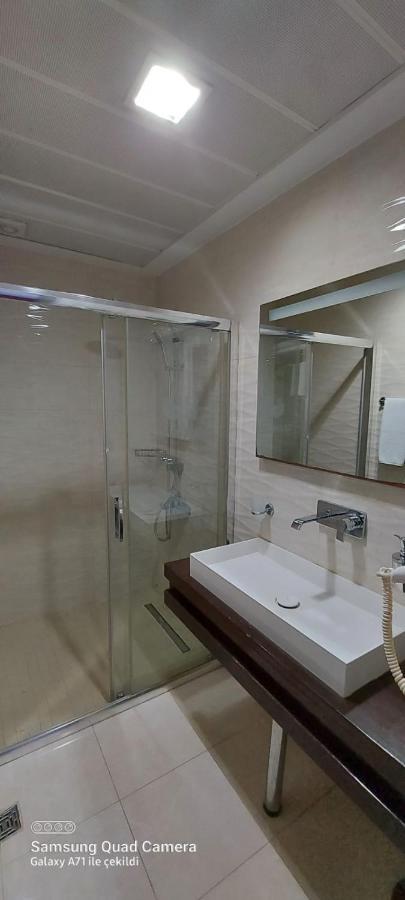 Grand Hotel Van Luaran gambar